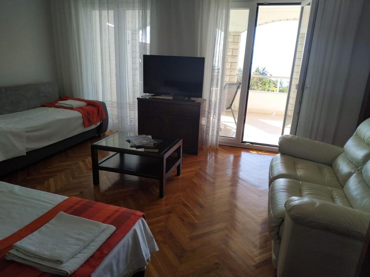 Apartments Marino Novi Vinodolski Esterno foto
